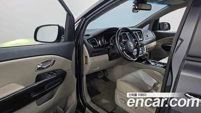 Kia Carnival 9-Seater Noblesse Special 2020 — фото 10