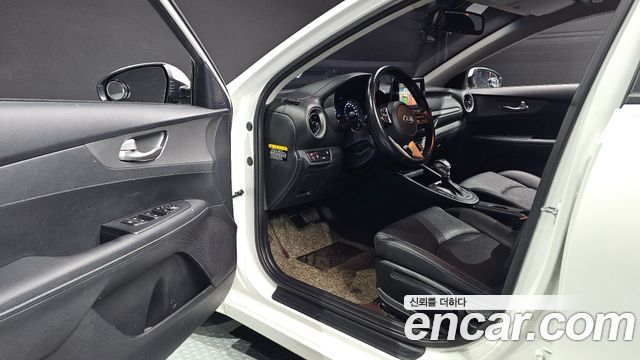 Kia K3 Luxury 2019 — фото 10
