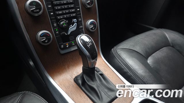 Volvo XC70 D4 3rd 2015 — фото 9