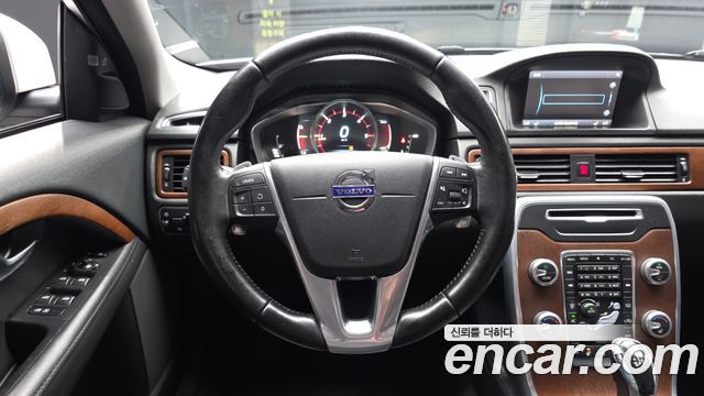 Volvo XC70 D4 3rd 2015 — фото 13