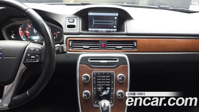 Volvo XC70 D4 3rd 2015 — фото 14
