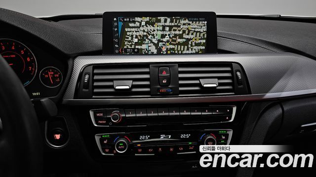 BMW 3 Series (F30) 330e iPerformance M Sport 2018 — фото 14