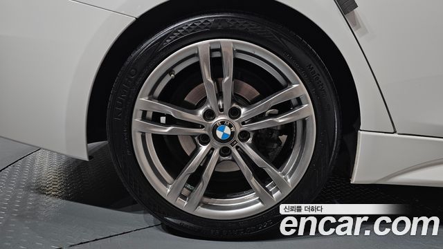 BMW 3 Series (F30) 330e iPerformance M Sport 2018 — фото 21