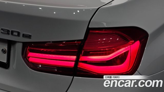 BMW 3 Series (F30) 330e iPerformance M Sport 2018 — фото 23