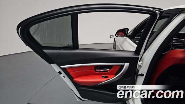 BMW 3 Series (F30) 330e iPerformance M Sport 2018 — фото 25