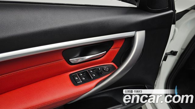 BMW 3 Series (F30) 330e iPerformance M Sport 2018 — фото 31