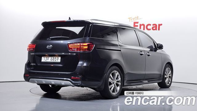 Kia Carnival 9-Seater Noblesse 2019 — фото 2