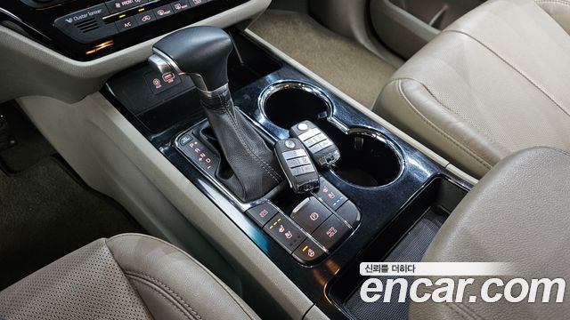 Kia Carnival 9-Seater Noblesse 2019 — фото 9
