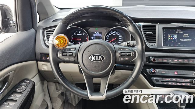 Kia Carnival 9-Seater Noblesse 2019 — фото 13