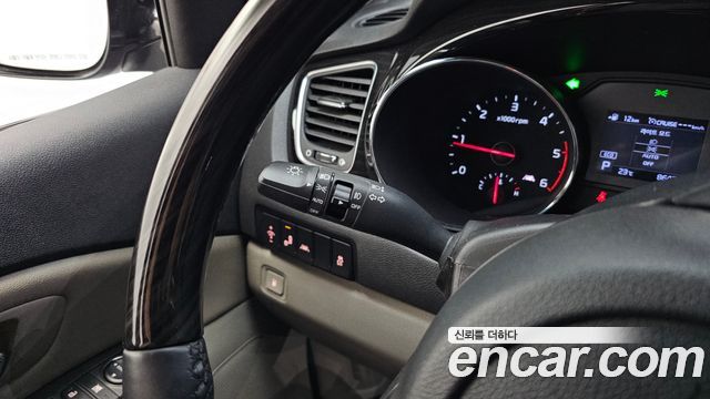 Kia Carnival 9-Seater Noblesse 2019 — фото 19