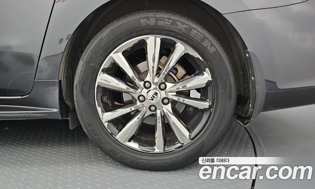 Kia Carnival 9-Seater Noblesse 2019 — фото 21