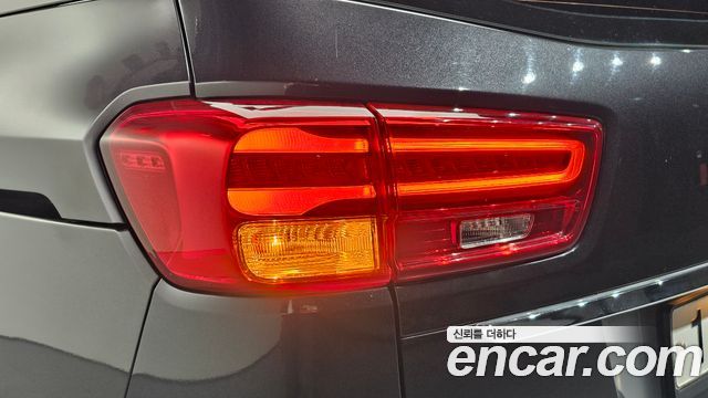 Kia Carnival 9-Seater Noblesse 2019 — фото 23