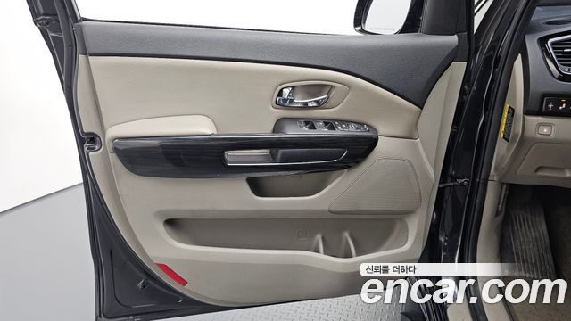 Kia Carnival 9-Seater Noblesse 2019 — фото 24