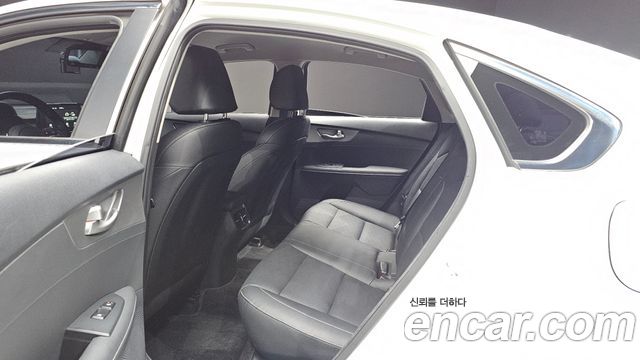 Kia K3 Prestige 2019 — фото 12