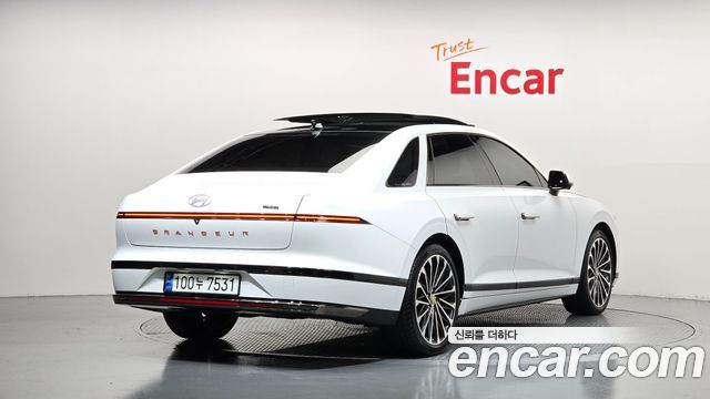 Hyundai Grandeur Hybrid (GN7) Calligraphy 2023 — фото 2