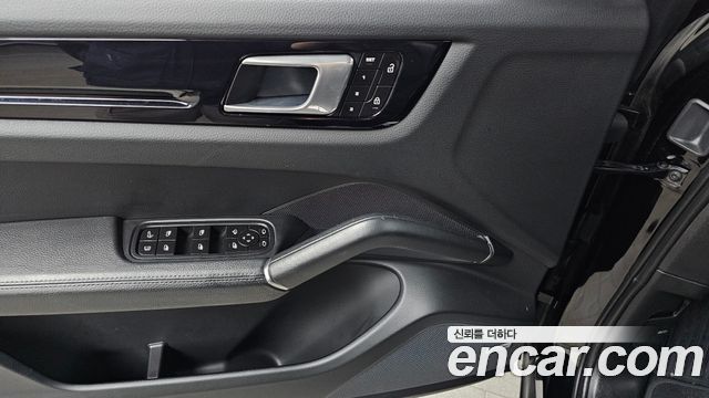 Porsche Cayenne (PO536) 3.0 E-Hybrid 2022 — фото 18