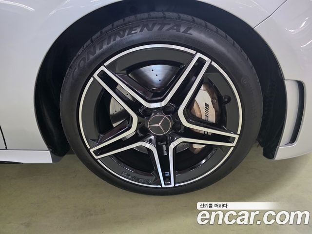 Mercedes-Benz A-Class (W177) AMG A35 4MATIC Sedan 2022 — фото 24