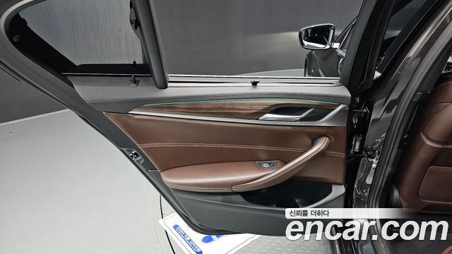 BMW 5 Series (G30) 520d M Sport Package Plus 2020 — фото 25