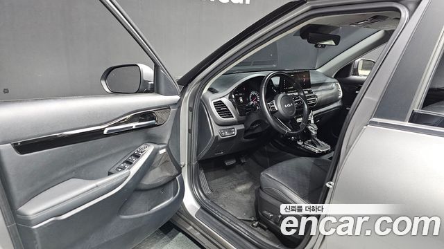 Kia Seltos Gasoline 1.6 Turbo 4WD Signature 2023 — фото 10