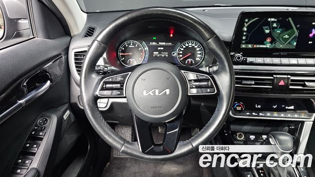 Kia Seltos Gasoline 1.6 Turbo 4WD Signature 2023 — фото 13