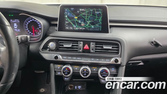 Genesis G70 2.2D Advanced 2019 — фото 13