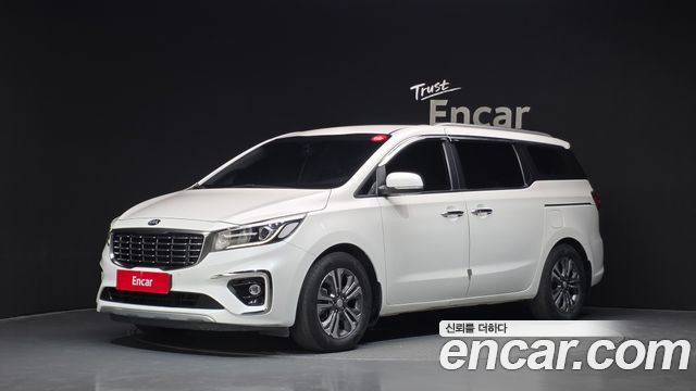 Kia Carnival 9-Seater Luxury