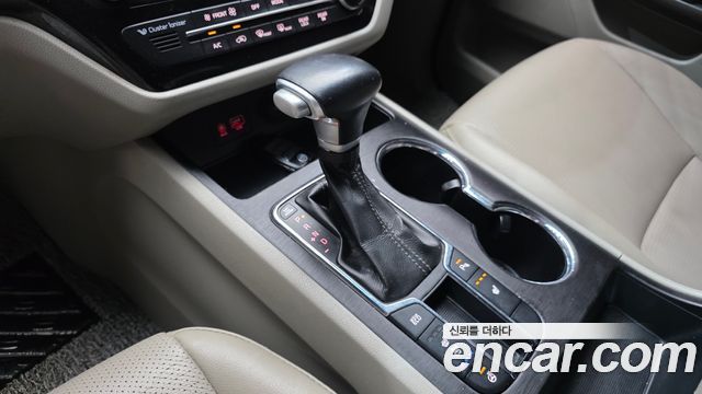 Kia Carnival 9-Seater Luxury 2019 — фото 9