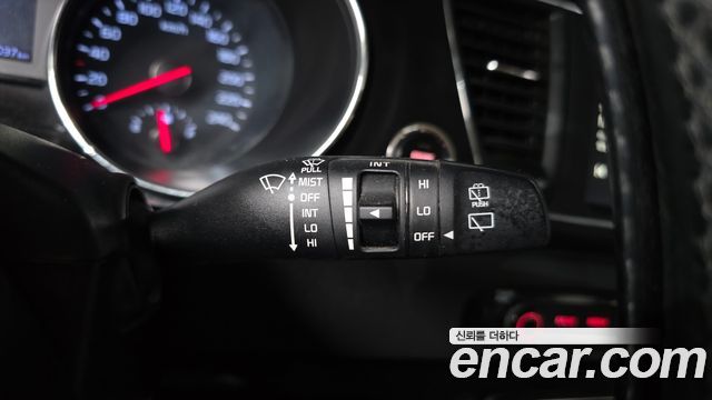 Kia Carnival 9-Seater Luxury 2019 — фото 16