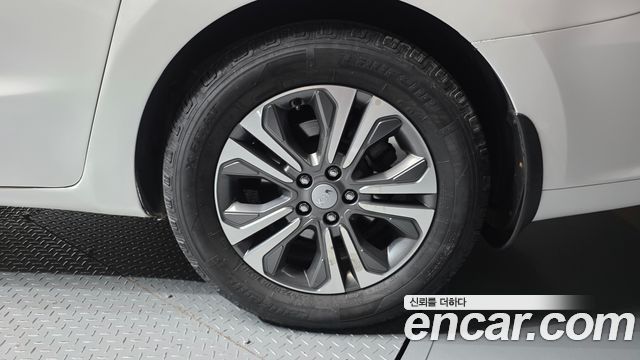 Kia Carnival 9-Seater Luxury 2019 — фото 21