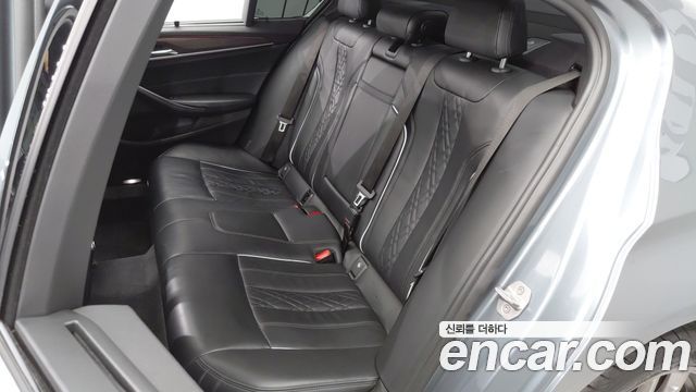 BMW 5 Series (G30) 520d xDrive M Sport Package Plus 2018 — фото 7
