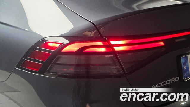 Honda Accord (XI) 2.0 Hybrid Touring 2023 — фото 23