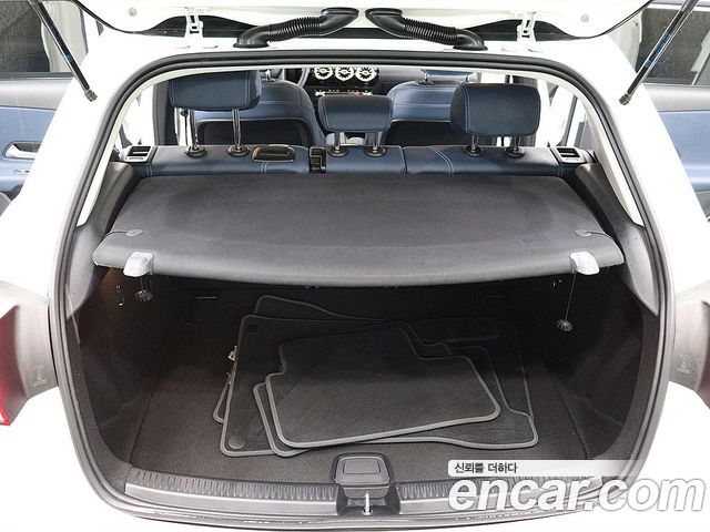 Mercedes-Benz A-Class (W177) A220 Hatchback 2020 — фото 5
