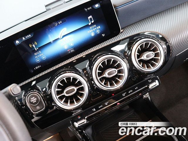 Mercedes-Benz A-Class (W177) A220 Hatchback 2020 — фото 8
