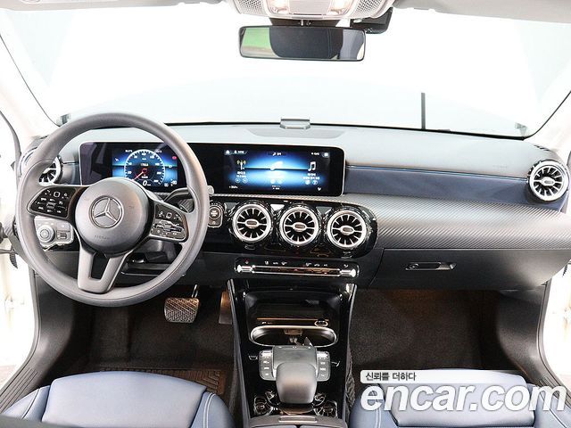 Mercedes-Benz A-Class (W177) A220 Hatchback 2020 — фото 19