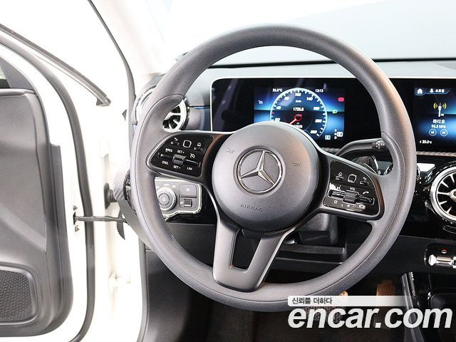 Mercedes-Benz A-Class (W177) A220 Hatchback 2020 — фото 20