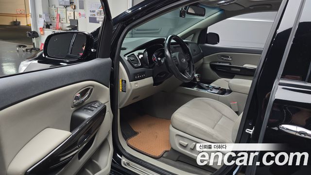 Kia Carnival Gasoline 9-Seater Noblesse Special 2019 — фото 10