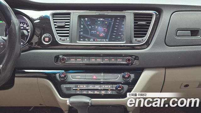 Kia Carnival Gasoline 9-Seater Noblesse Special 2019 — фото 14
