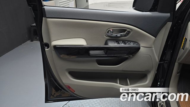 Kia Carnival Gasoline 9-Seater Noblesse Special 2019 — фото 24