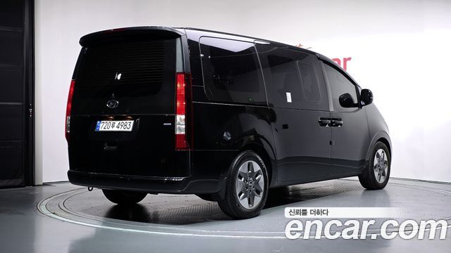 Hyundai Staria 4WD Tourer 11-Seater Modern 2023 — фото 2