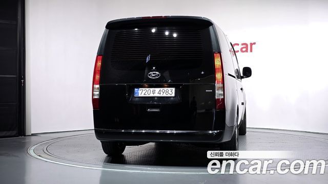 Hyundai Staria 4WD Tourer 11-Seater Modern 2023 — фото 4