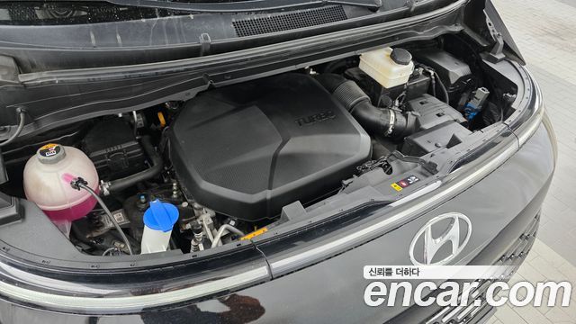 Hyundai Staria 4WD Tourer 11-Seater Modern 2023 — фото 6