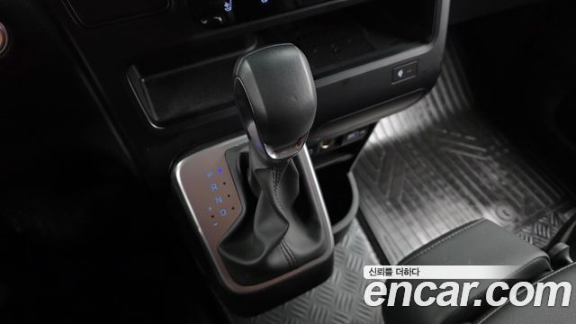 Hyundai Staria 4WD Tourer 11-Seater Modern 2023 — фото 9