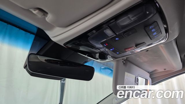 Hyundai Staria 4WD Tourer 11-Seater Modern 2023 — фото 17