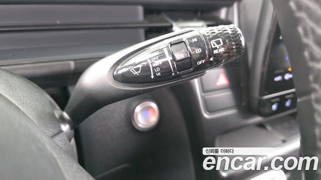 Hyundai Staria 4WD Tourer 11-Seater Modern 2023 — фото 19