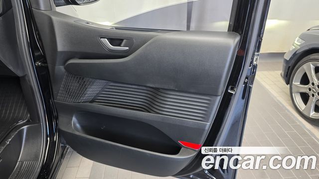 Hyundai Staria 4WD Tourer 11-Seater Modern 2023 — фото 25