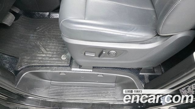 Hyundai Staria 4WD Tourer 11-Seater Modern 2023 — фото 30