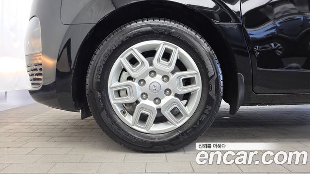 Hyundai Staria L3.5 Cargo 3-Seater Modern 2023 — фото 5