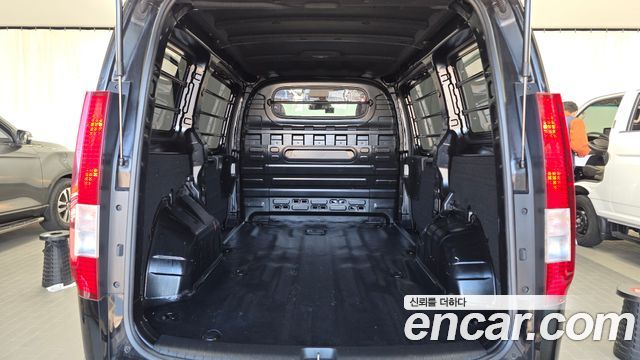 Hyundai Staria L3.5 Cargo 3-Seater Modern 2023 — фото 20