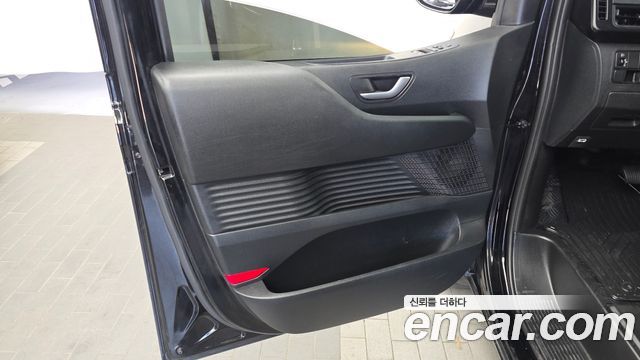 Hyundai Staria L3.5 Cargo 3-Seater Modern 2023 — фото 24