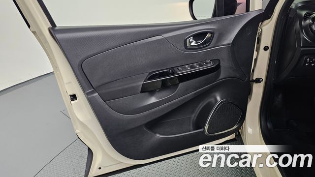 Renault Korea QM3 RE 2015 — фото 24